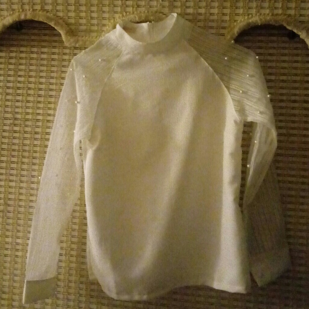 White blouse with see through sleeves